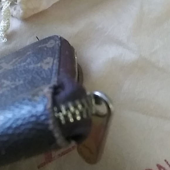 SOLD. 💕Authentic Louis Vuitton Monogram Zippy Wallet - Picture 16 of 16